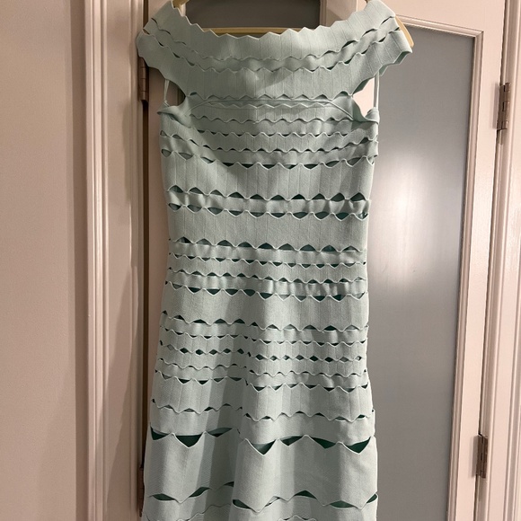 Bandage dress * So flattering - Picture 1 of 4